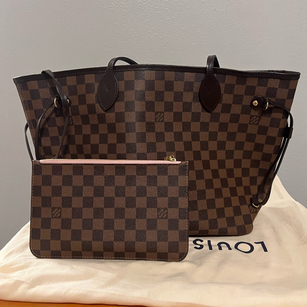 Louis Vuitton Neverfull MM Bag